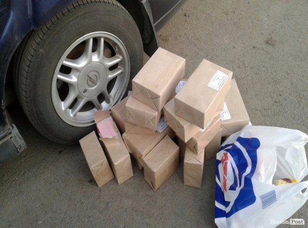 У зоні АТО прикордонники виявили більше 6 тисяч карток поповнення   рахунку та комплектуючі до безпілотників. ФОТО