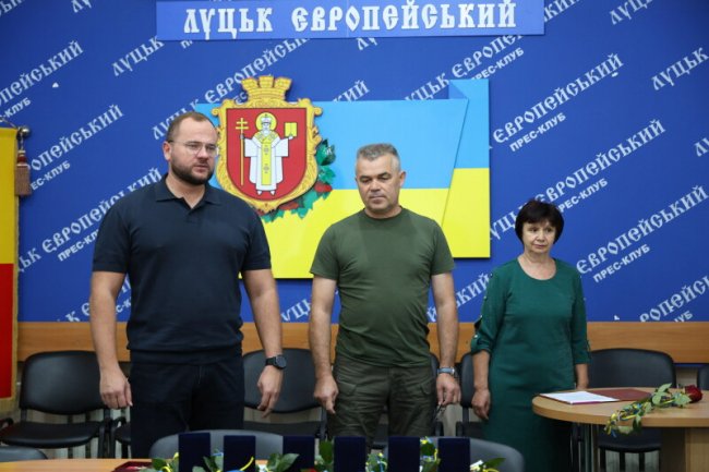 У Луцьку військовим вручили державні нагороди. ФОТО