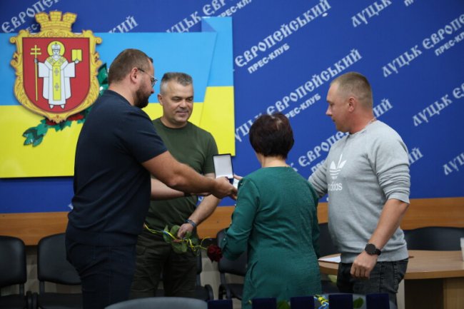 У Луцьку військовим вручили державні нагороди. ФОТО