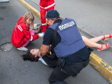 У Дніпрі дівчина випала з маршрутки