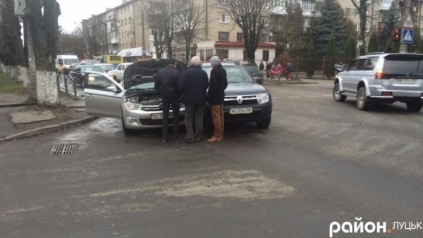 У Луцьку зіткнулися дві іномарки. ФОТО