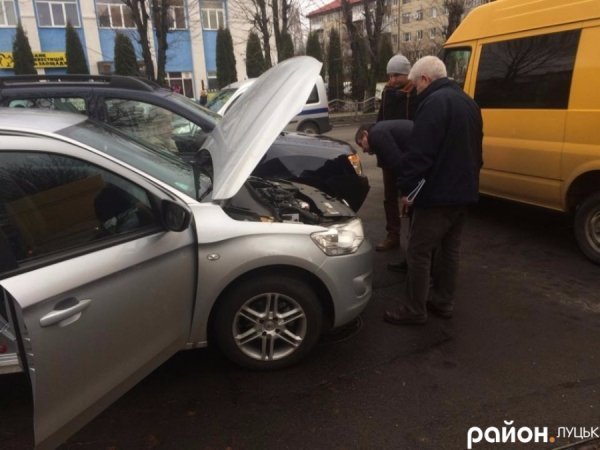 У Луцьку зіткнулися дві іномарки. ФОТО