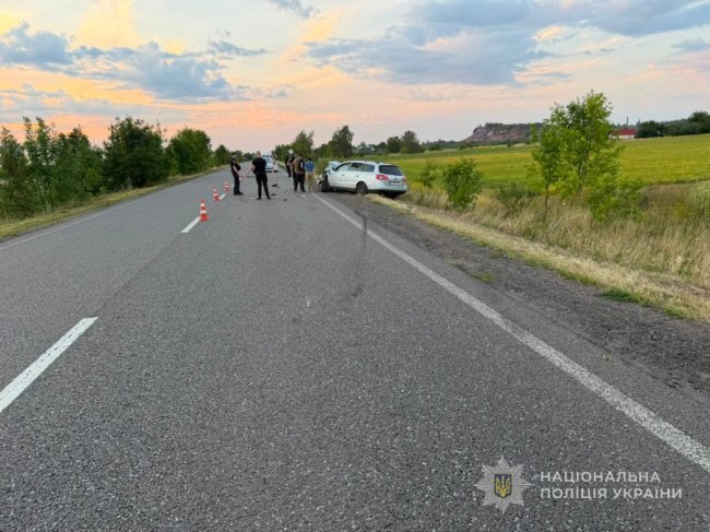 На Волині авто злетіло у кювет і перекинулося