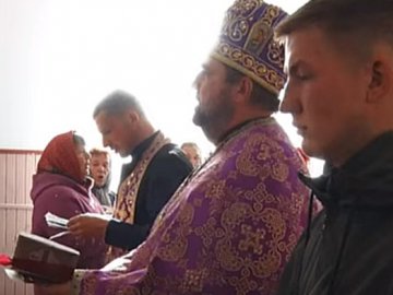 «Ну то й що, що в неї загинув», - священник МП на Волині про матір Героя