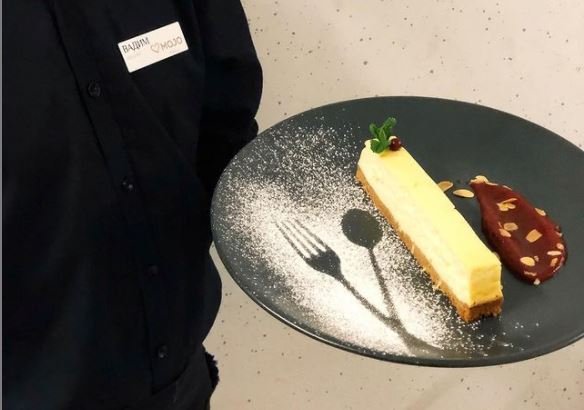 Де та за скільки можна влаштувати романтичну вечерю в Луцьку 