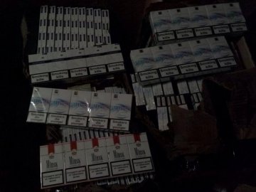 Луцькі прикордонники на кордоні з Польщею знайшли 24 ящики сигарет
