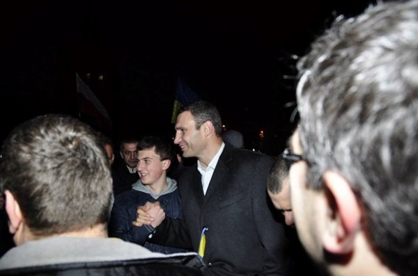 Як Кличко, Тягнибок і Яценюк мітингували на Євромайдані. ФОТО