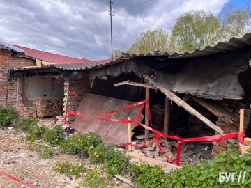 У місті на Волині обвалилися гаражі райради. ФОТО
