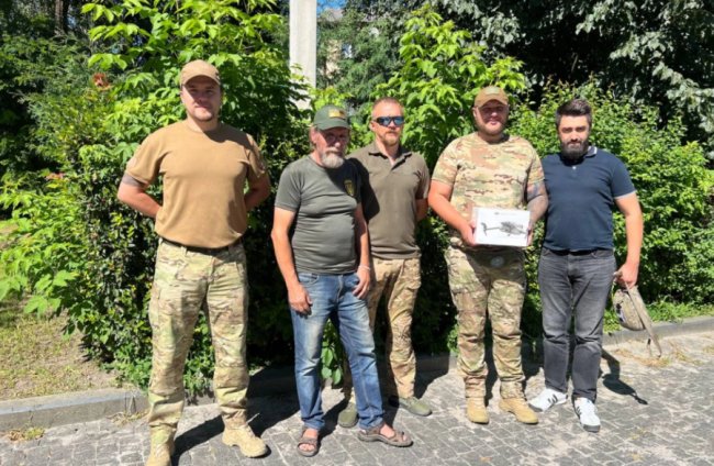 Художник зі Швеції передав воїнам луцького «Любарта» квадроцикл. ФОТО