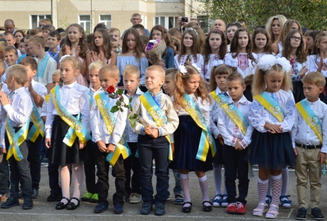 Перший дзвоник у Ковелі. ФОТО