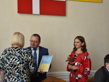 У Луцьку кращих фармацевтів привітали грамотами та квітами. ФОТО