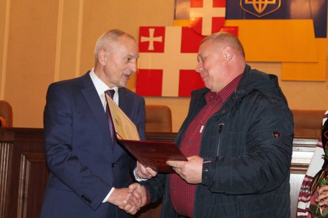 У Луцьку привітали автомобілістів та дорожників з професійним святом. ФОТО