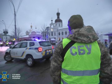 До Києво-Печерської Лаври прийшли СБУ, поліція і Нацгвардія