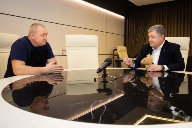 Порошенко привітав кіборга Марченка зі звільненням із СІЗО. ФОТО