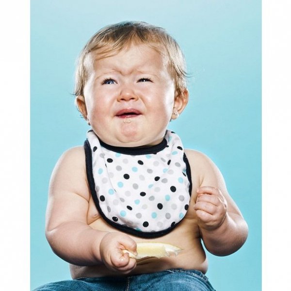 Діти, які їдять лимон. ФОТО