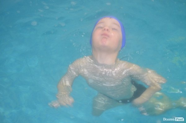 Микола Романюк допоміг знайти кошти на оздоровче обладнання для дітей. ФОТО*