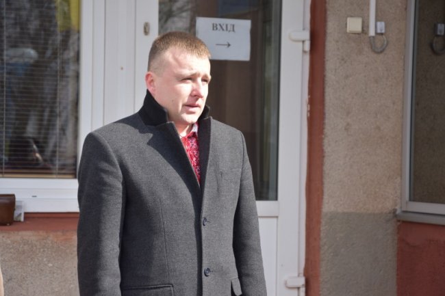 Лучани квітами та спогадами вшанували пам'ять В'ячеслава Чорновола. ФОТО