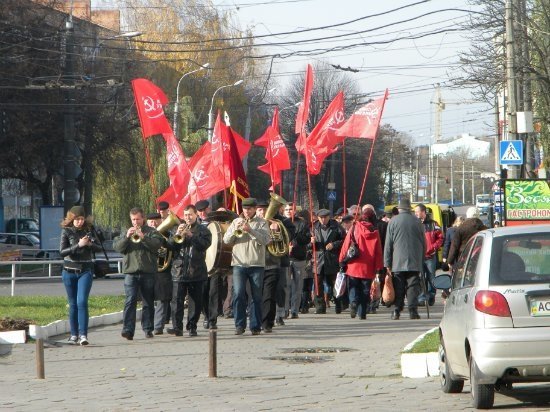 Комуністи Волині відзначили річницю своєї революції. ФОТО