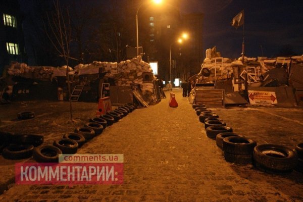 Світанок: барикади у Києві. ФОТО