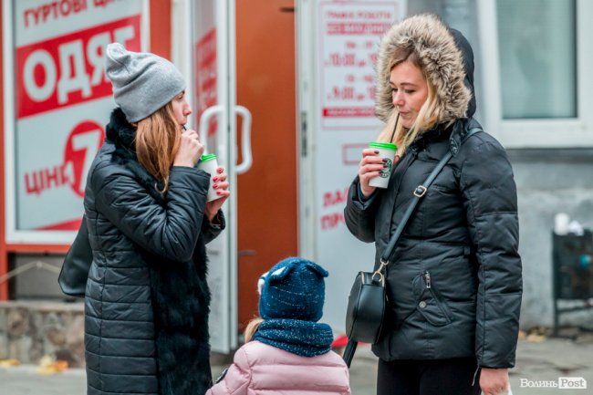 Кавовий Луцьк: як мешканці міста рятуються від холоду. ФОТО