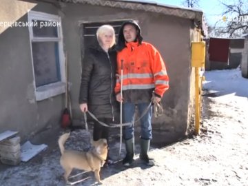 На Волині сім'я переселенців з вадами зору загрузла в «болоті» бюрократії. ВІДЕО