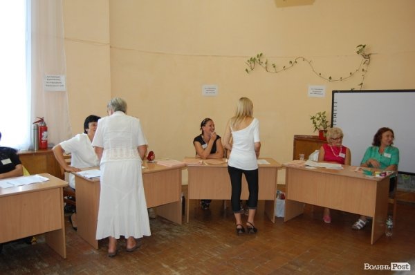 Вибори у Луцьку йдуть «повним ходом». ФОТО 