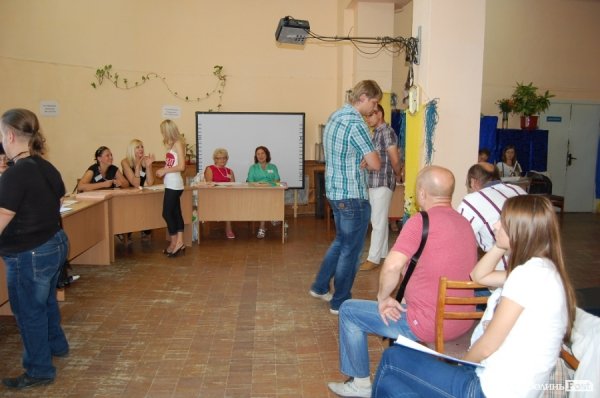 Вибори у Луцьку йдуть «повним ходом». ФОТО 