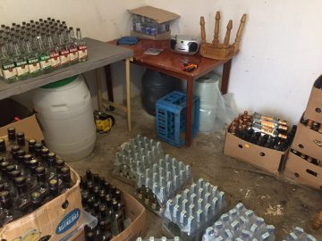 Лучанин організував алкогольний цех у власному будинку. ФОТО