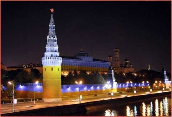 Знамениті споруди світу стали синьо-жовтими. ФОТО