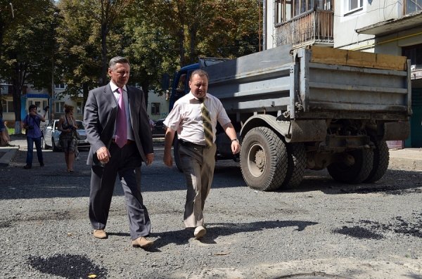 У Луцьку ремонтують двори. ФОТО