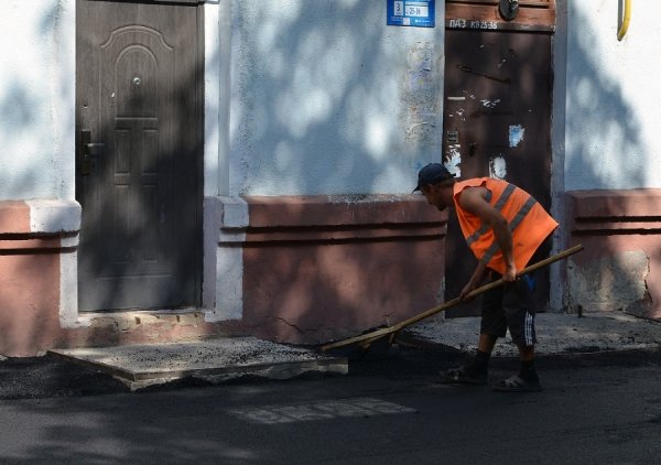 У Луцьку ремонтують двори. ФОТО