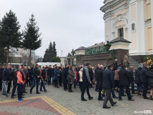 У Луцьку прощаються з загиблим Героєм Максимом Пасичнюком. ФОТО