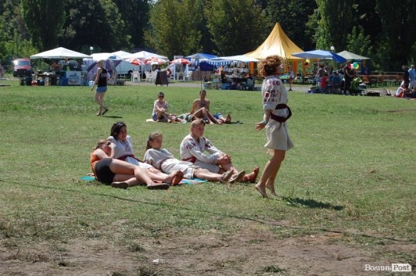 Дівчата вже починають відриватися