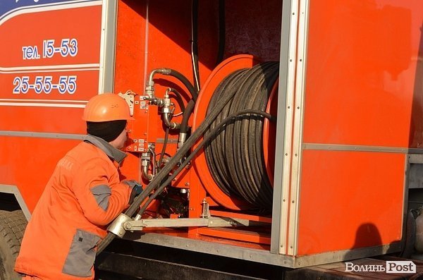 На «Луцькводоканалі» презентували прогресивну техніку. ФОТО