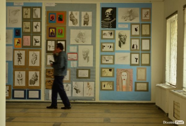 Діти малювали 15-метрову панораму Луцька. ФОТО