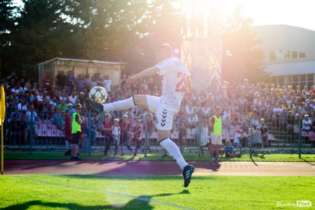 «Волинь» – «Карпати»: великий фотозвіт із нашумілого матчу