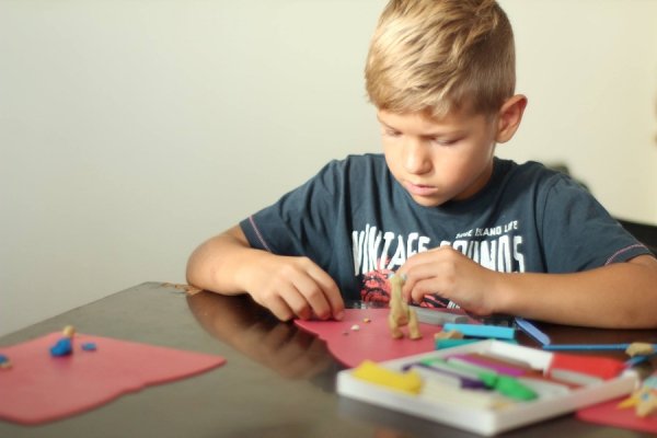 У Луцьку діти ліпили анімаційних персонажів з пластиліну. ФОТО