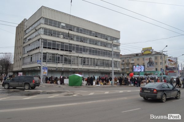 У Луцьку перед 8 Березня квіти подорожчали вдвічі