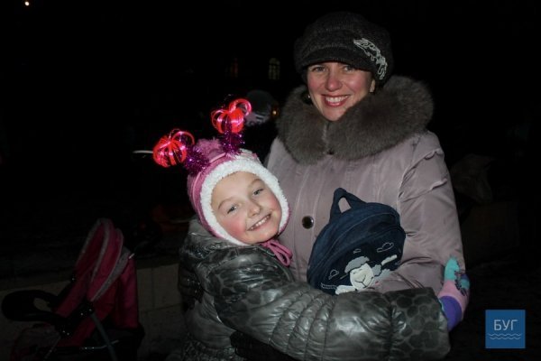 В Іваничах вирішили прикрасити ялинку, яка росте в центрі містечка