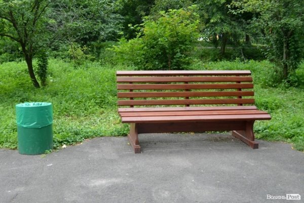 У луцькому парку катаються на атракціонах 1968 року. ФОТО