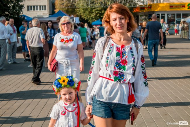 Луцьк у вишиванках. ФОТОРЕПОРТАЖ