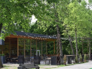 У луцькому парку відкрили нове кафе