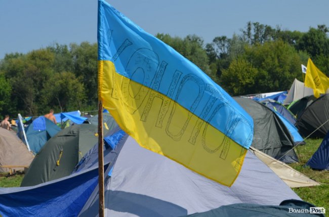 Спека в наметах і аншлаг у зоні купання: як фестивалить «Бандерштат». ФОТО