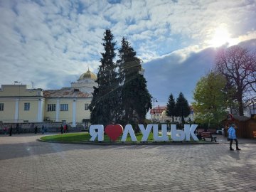 Чи треба у Луцьку головна різдвяна ялинка: думки лучан