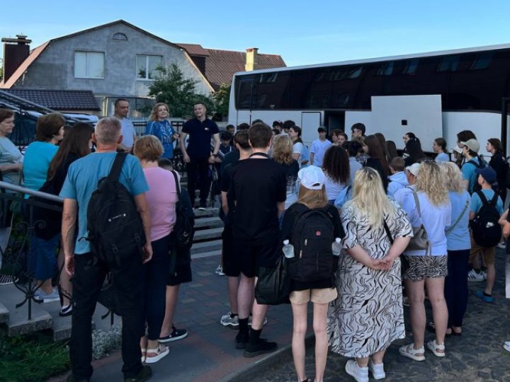 Діти Героїв з Луцької громади вирушили на відпочинок до Польщі