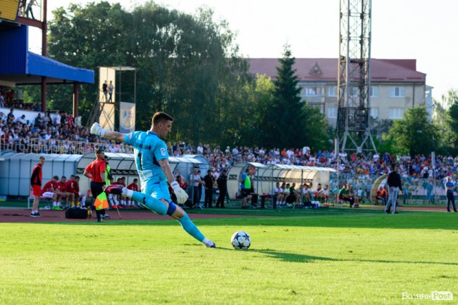 «Волинь» – «Карпати»: великий фотозвіт із нашумілого матчу