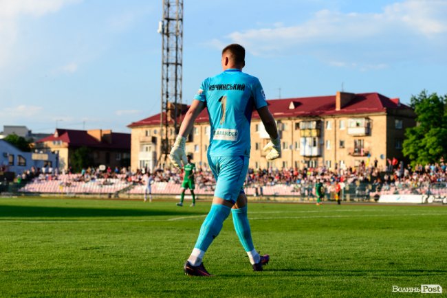 «Волинь» – «Карпати»: великий фотозвіт із нашумілого матчу