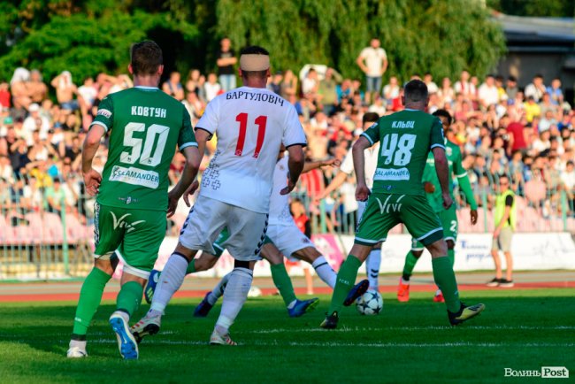 «Волинь» – «Карпати»: великий фотозвіт із нашумілого матчу