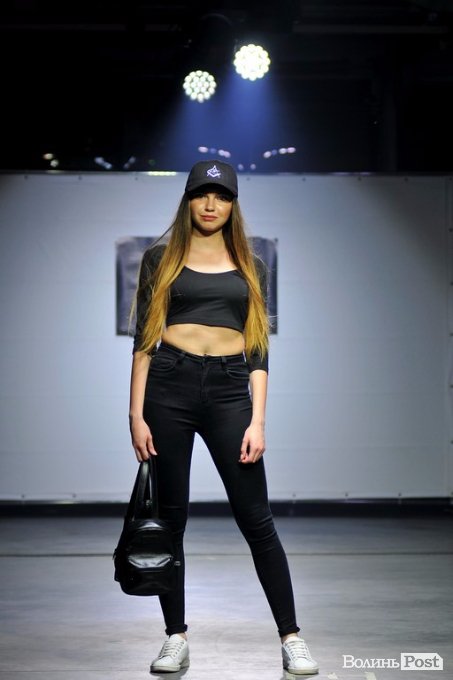 Свято краси і моди: як мийку в Луцьку перетворили на модний подіум