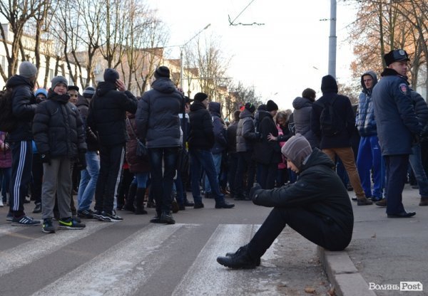 Третій день Нового Майдану у Луцьку. ФОТО